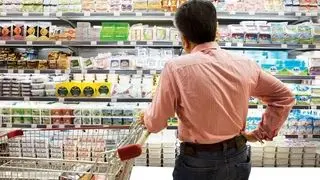 توزیع بسته‌های معیشتی میان نیازمندان ادامه دارد/ توزیع بیش از ۵۰ میلیون غذای گرم