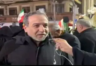 عراقچی با حضور در خیابان: آمدم روحیه بگیرم