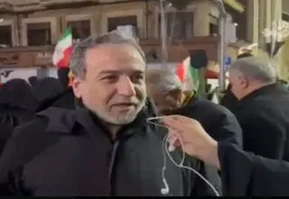 عراقچی با حضور در خیابان: آمدم روحیه بگیرم