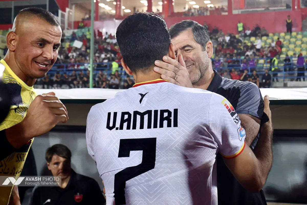 لیگ برتر فوتبال - پرسپولیس و فولاد