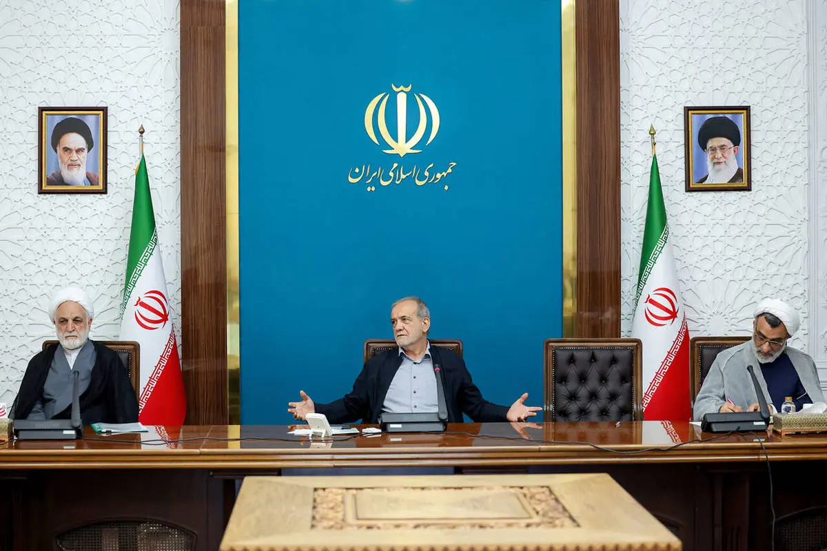 پزشکیان: دانشگاه‌ها باید مأموریت‌محور شوند و مراکز کم‌بازده علمی ادغام گردند