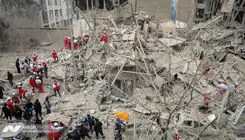 شهادت ۶۳۶ نفر در مجموع حمله به ۴۳۰ نقطه در تهران/ تماس تلفنی وزرای امور خارجه ایران و مصر/ نفت ۱۰۰ دلار و ۱۷ سنت شد + فیلم و عکس