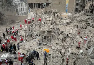 محمدباقر ذوالقدر جایگزین شهید لاریجانی در شورای عالی امنیت ملی/ تمایل پاکستان برای میزبانی مذاکرات/ شهادت ۶۳۶ نفر در مجموع ۴۳۰ حمله به تهران + فیلم و عکس