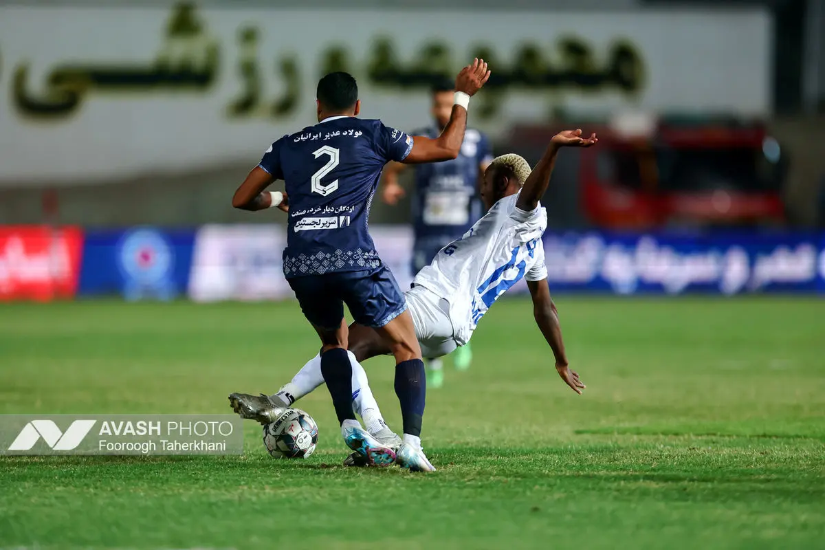 لیگ برتر فوتبال - استقلال و چادرملو