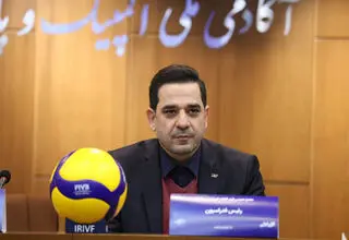 تقوی خطاب به ملی پوشان: کم و کاستی ها را با غیرتتان پوشش دهید