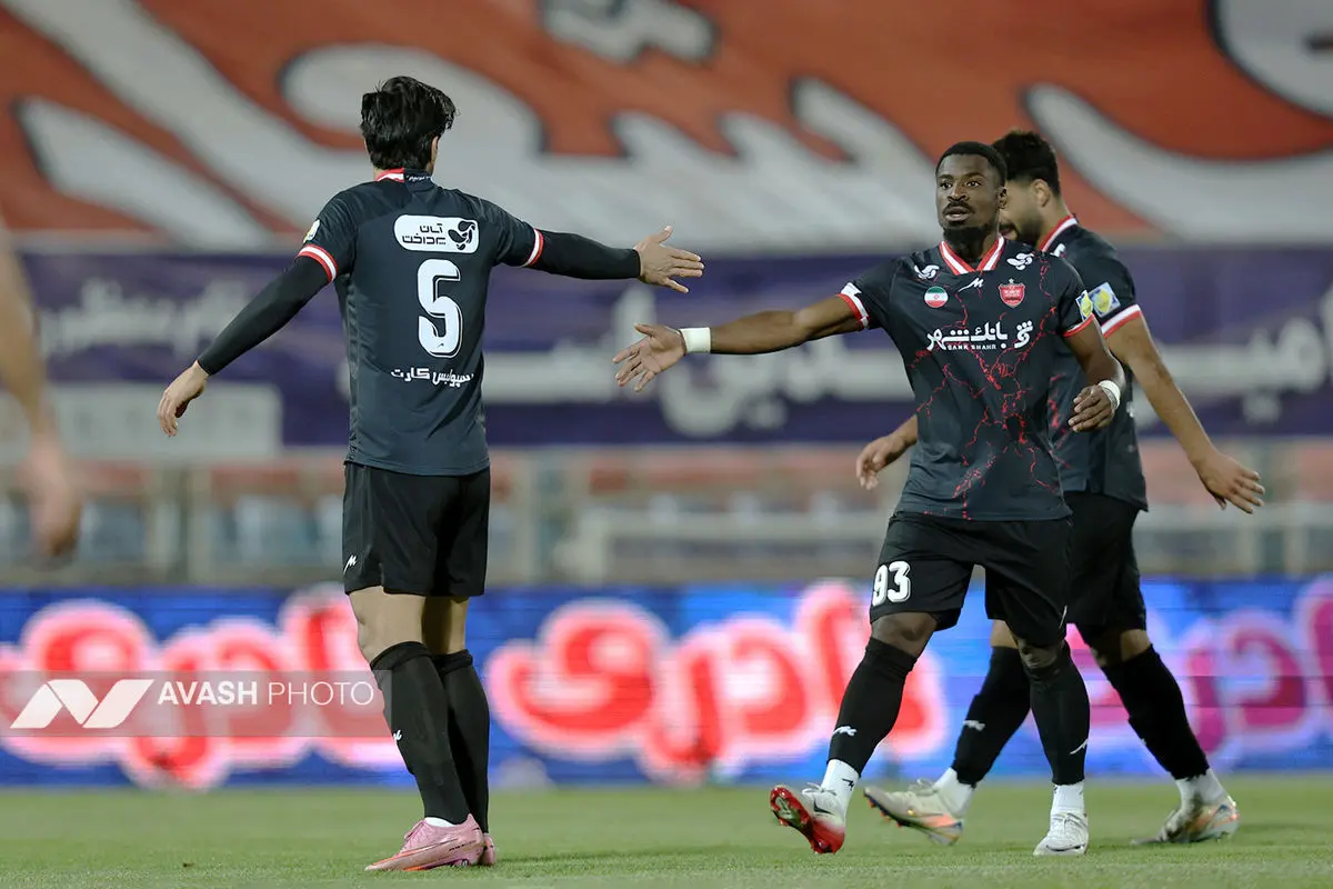 لیگ برتر فوتبال - تراکتور و پرسپولیس