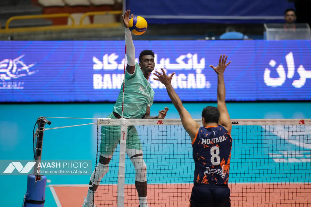 دیدار تیم های والیبال پیکان تهران و سایپا تهران