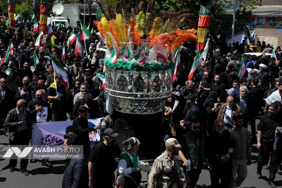 شعار خاص عراقی‌ها در مراسم چهلم رهبر انقلاب/ ببینید
