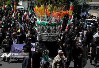 شعار خاص عراقی‌ها در مراسم چهلم رهبر انقلاب/ ببینید