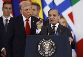 پاکستان همچنان به‌دنبال ۱۰ میلیارد دلار از آمریکا است