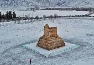 فیلم/ پاسارگاد و آرامگاه کوروش کبیر در یک روز خاص برفی