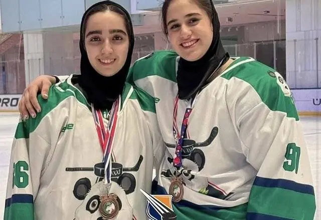 دختران هاکی روی یخ ایران در لیگ مجارستان