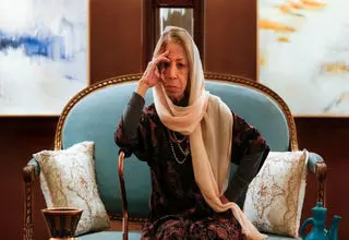 «ایران درودی» بانوی خیال و رنگ‌ها