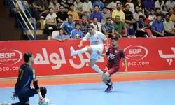 هفته نهم لیگ برتر: صدرنشین ایستاد و قعرنشین راه افتاد