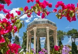  راز پیوند حافظ با نسل‌های مختلف چیست؟؛ مردی فراتر از غزل