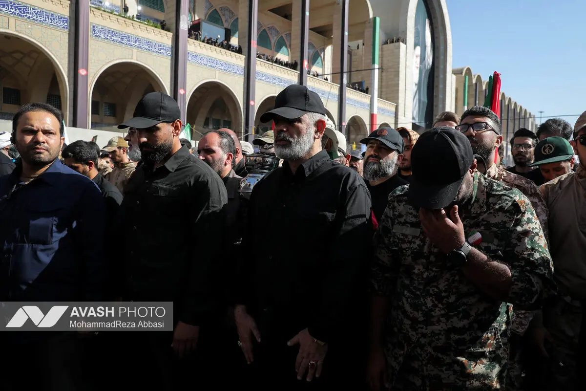 اقامه نماز بر پیکر رهبر شهید انقلاب در مصلای تهران