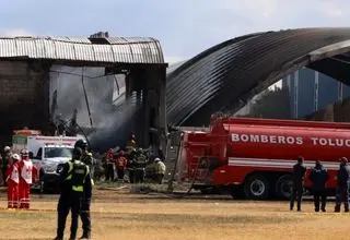 سقوط یک هواپیمای کوچک در مرکز مکزیک؛ تاکنون جسد ۷ نفر پیدا شده است