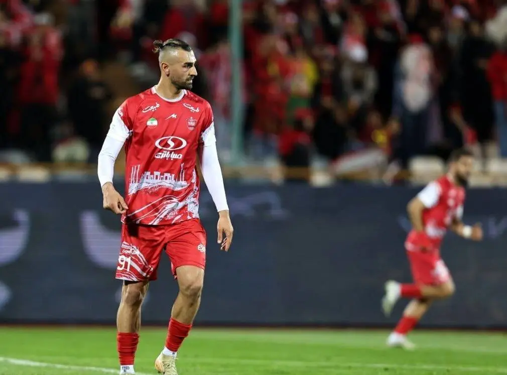 اتفاق عجیب در باشگاه پرسپولیس؛ مذاکره بیهدفی که ۱۰۰ هزار دلار آب خورد!