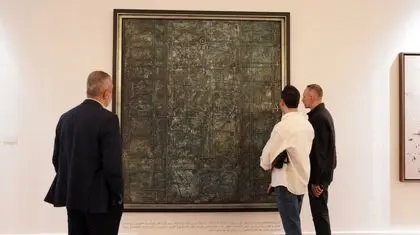 فروش ۱۴۷ میلیاردی گذشته باشکوه در میان طلا و کتیبه و رنگ