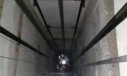 نجات معجزه‌آسای جوان ۲۲ ساله از عمق گودال