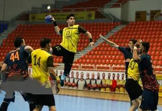 مس صدرنشین لیگ برتر هندبال مردان
