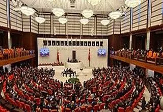 تشنج در مجلس ترکیه بر سر اعتراض به اردوغان و قوه قضاییه