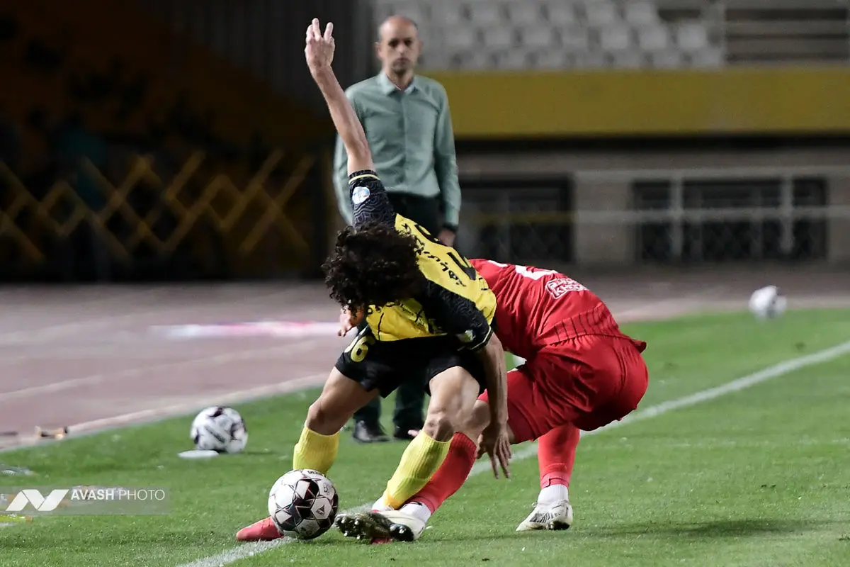 لیگ برتر فوتبال - سپاهان و تراکتور