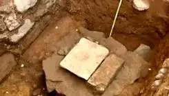 «سنگ پادشاهی» 500 ساله از «فاضلاب» بیرون آمد 