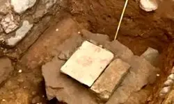 «سنگ پادشاهی» 500 ساله از «فاضلاب» بیرون آمد 