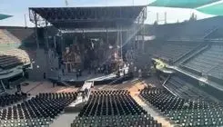 اجاره زمین تنیس مجموعه انقلاب برای اجرای تئاتر!