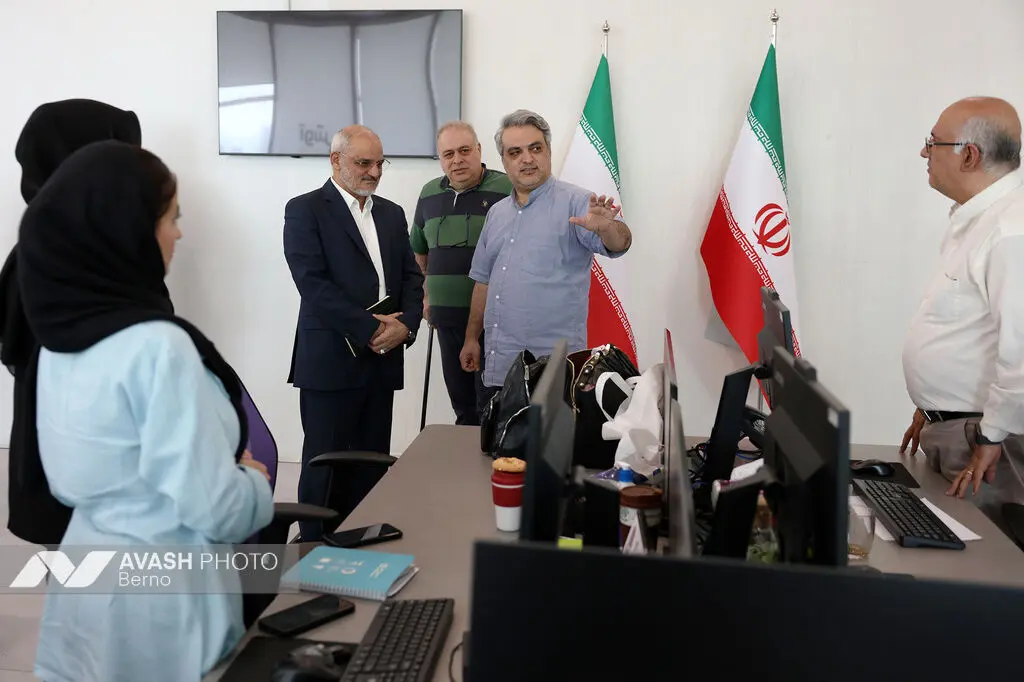 بازدید حاجی میرزایی از تحریریه آوش