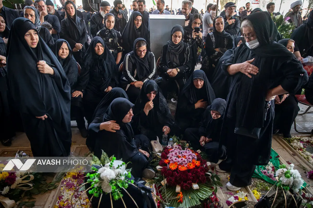 مراسم خاکسپاری پیکر شهید کمال خرازی