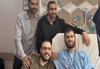 اهدای مدال طلا قهرمان پارالمپیک به جانباز جنگ رمضان