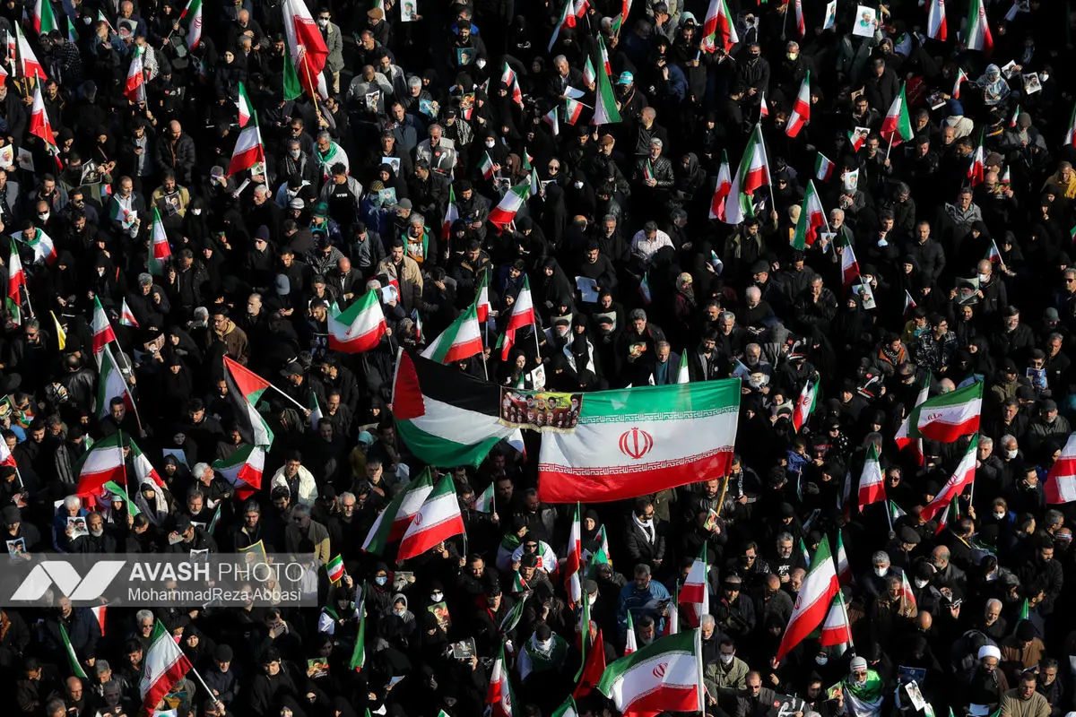 تشییع پیکر ۳۵ شهید جنگ رمضان در تهران