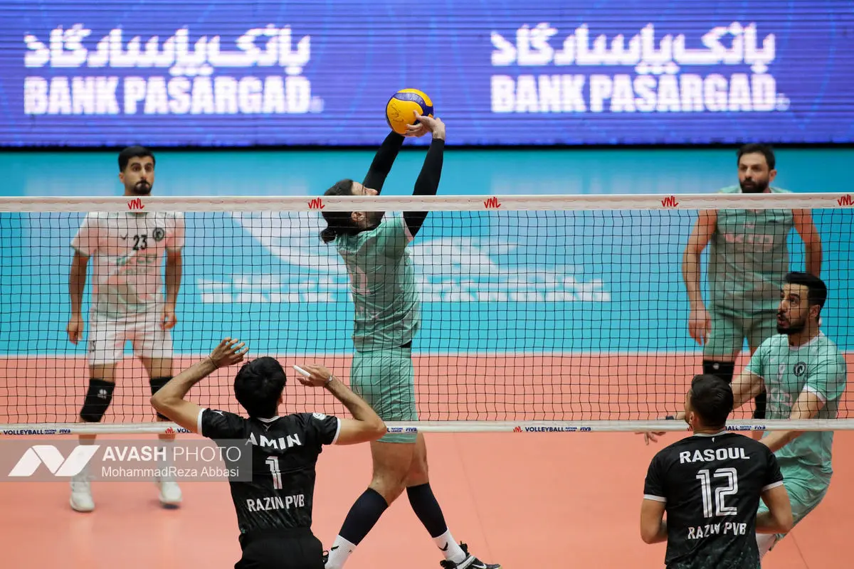 دیدار تیم های والیبال پیکان تهران و رازین پلیمر