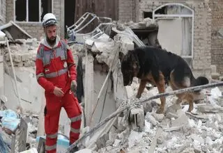 ۱۲ شهید و ۲۸ مجروح در حمله دشمن به مناطق مسکونی ورامین + عکس  