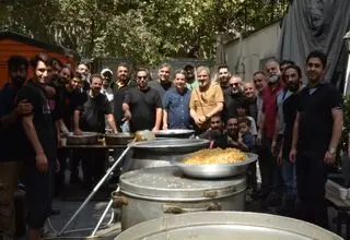 ابراز ارادت قلبی هنرمندان به ساحت سیدوسالار شهیدان/عمارت نوفل‌لوشاتو سیاه‌پوش اربعین حسینی