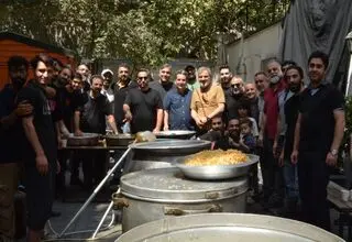ابراز ارادت قلبی هنرمندان به ساحت سیدوسالار شهیدان/عمارت نوفل‌لوشاتو سیاه‌پوش اربعین حسینی