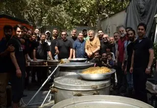 ابراز ارادت قلبی هنرمندان به ساحت سیدوسالار شهیدان/عمارت نوفل‌لوشاتو سیاه‌پوش اربعین حسینی