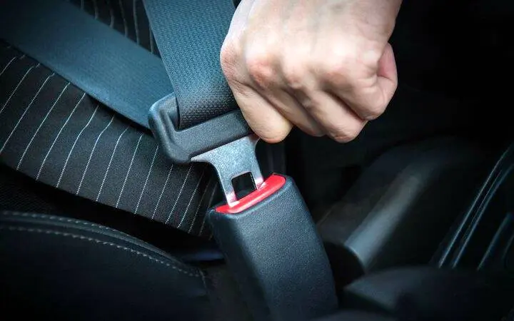 استفاده از کمربند ایمنی، تلفات رانندگی را تا ۷۰ درصد کاهش می‌دهد