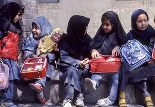کیف سنگین، بار اضافی بر دوش کودکان/ والدین چه نکاتی را باید درباره کوله‌پشتی بدانند؟