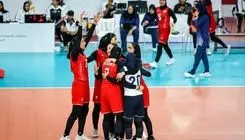 صعود دختران والیبال به جمع ۴ تیم برتر