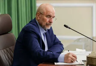 قالیباف قهرمانی تیم ملی کشتی فرنگی در رده سنی امید را تبریک گفت 