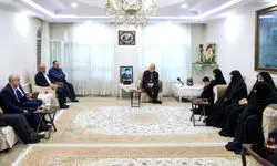 دیدار مسعود پزشکیان با خانواده شهدای خدمت 