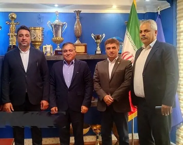 استقلال دویدن را شروع کرد!