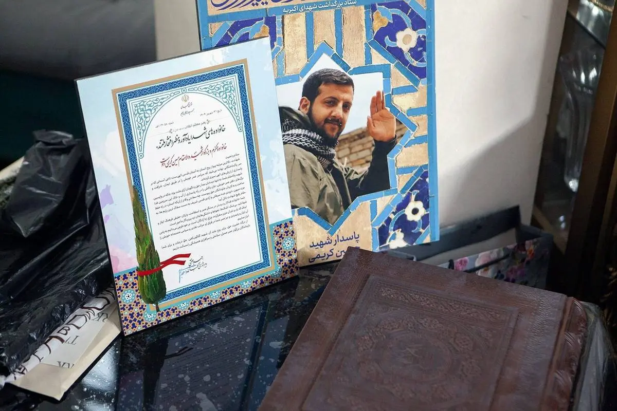 دیدار سخنگوی شورای نگهبان با خانواده شهید حسین کریمی‌دوست