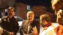 بازدید رئیس شورای اطلاع‌رسانی دولت از منازل آسیب‌دیده قم