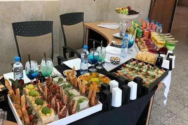 دستور ویژه برای ممنوعیت پذیرایی در جلسات دفاع