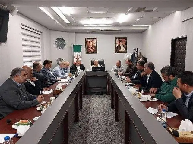 رئیس کمیسیون اقتصادی مجلس با وزیر اقتصاد دیدار کرد
