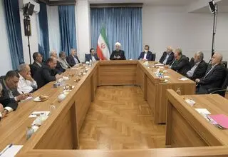 حسن روحانی: رهبر شهید هیچ‌وقت دنبال جنگ نبودند/ می‌خواستند برای سخنرانی امام زمان در تهران جایگاه درست کنند
